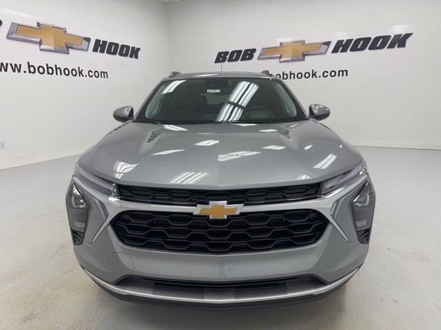 new 2025 Chevrolet Trax car, priced at $25,780