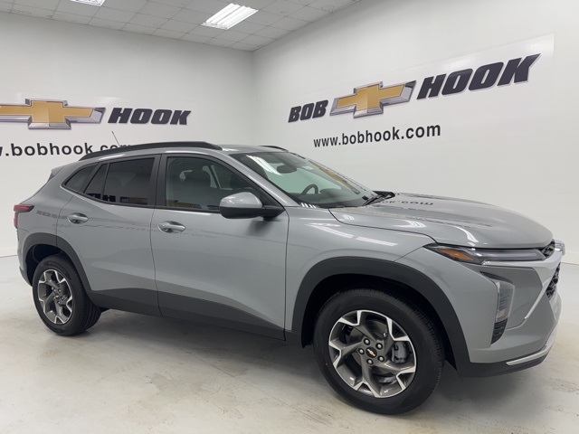 new 2025 Chevrolet Trax car, priced at $25,780