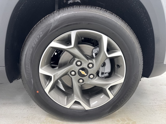 new 2025 Chevrolet Trax car, priced at $25,780