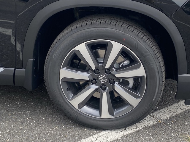 new 2025 Honda Pilot car, priced at $46,755