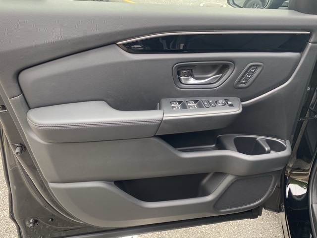 new 2025 Honda Pilot car, priced at $46,755