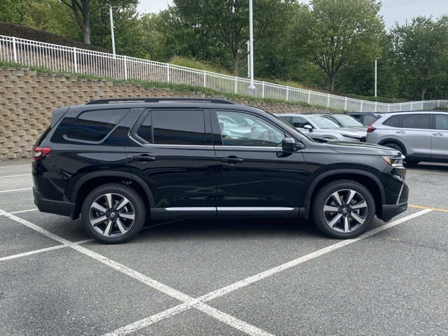 new 2025 Honda Pilot car, priced at $46,755