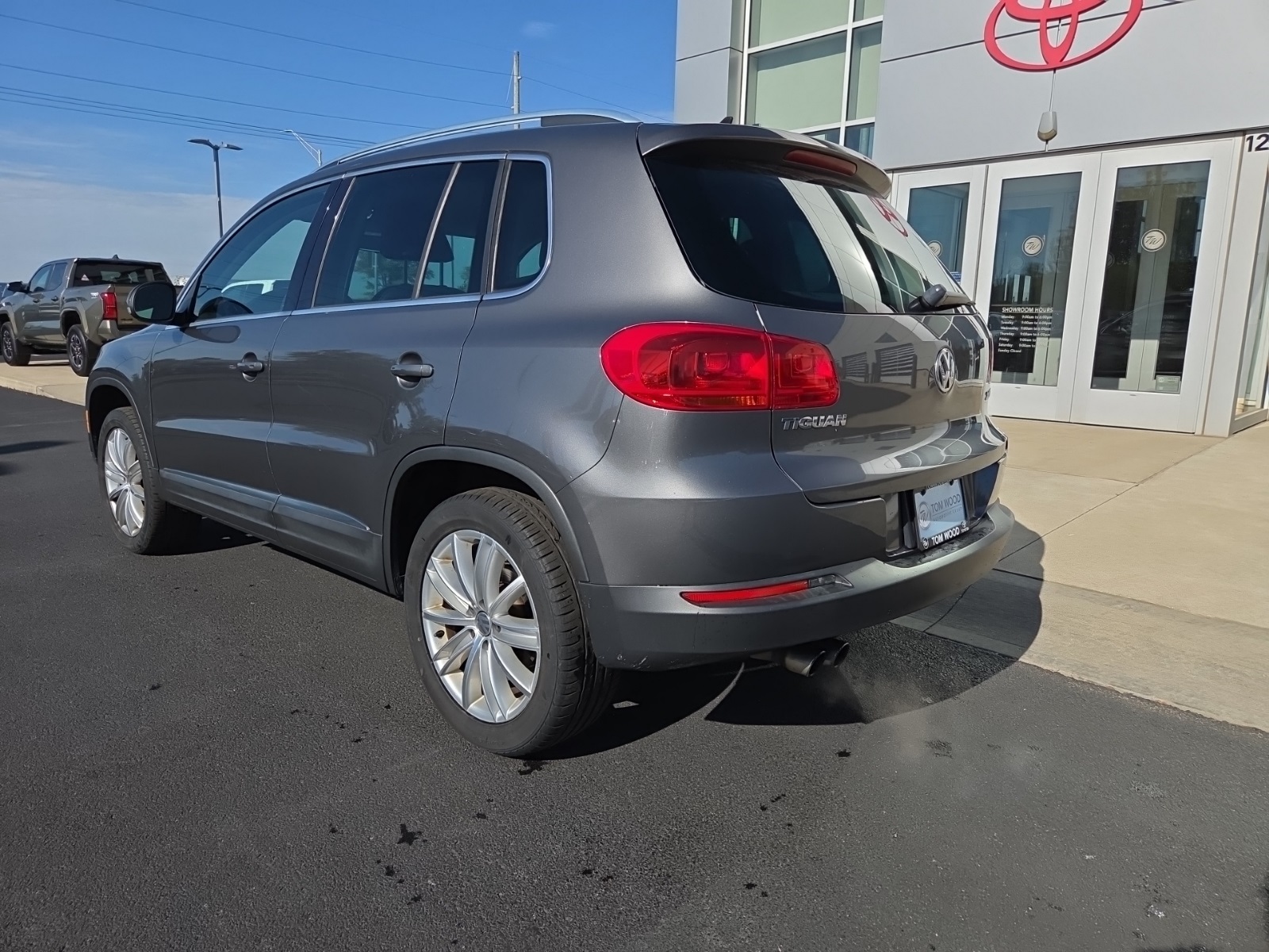 used 2014 Volkswagen Tiguan car, priced at $5,244