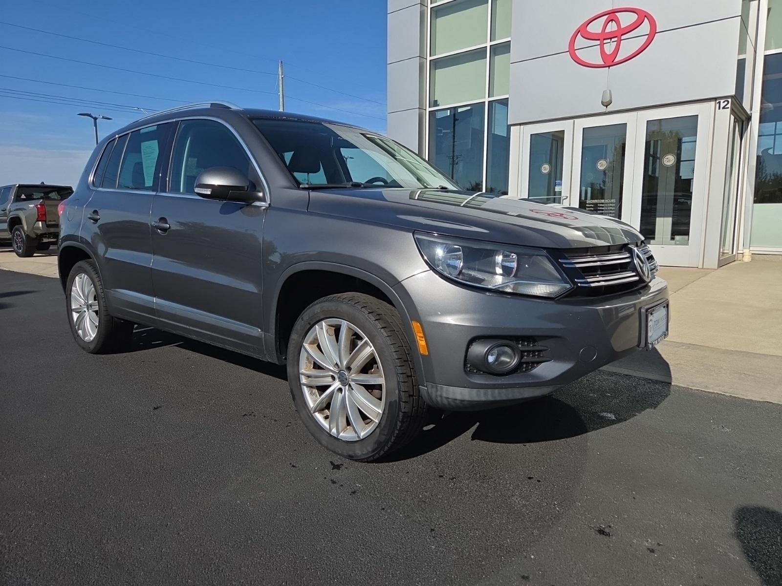 used 2014 Volkswagen Tiguan car, priced at $5,244
