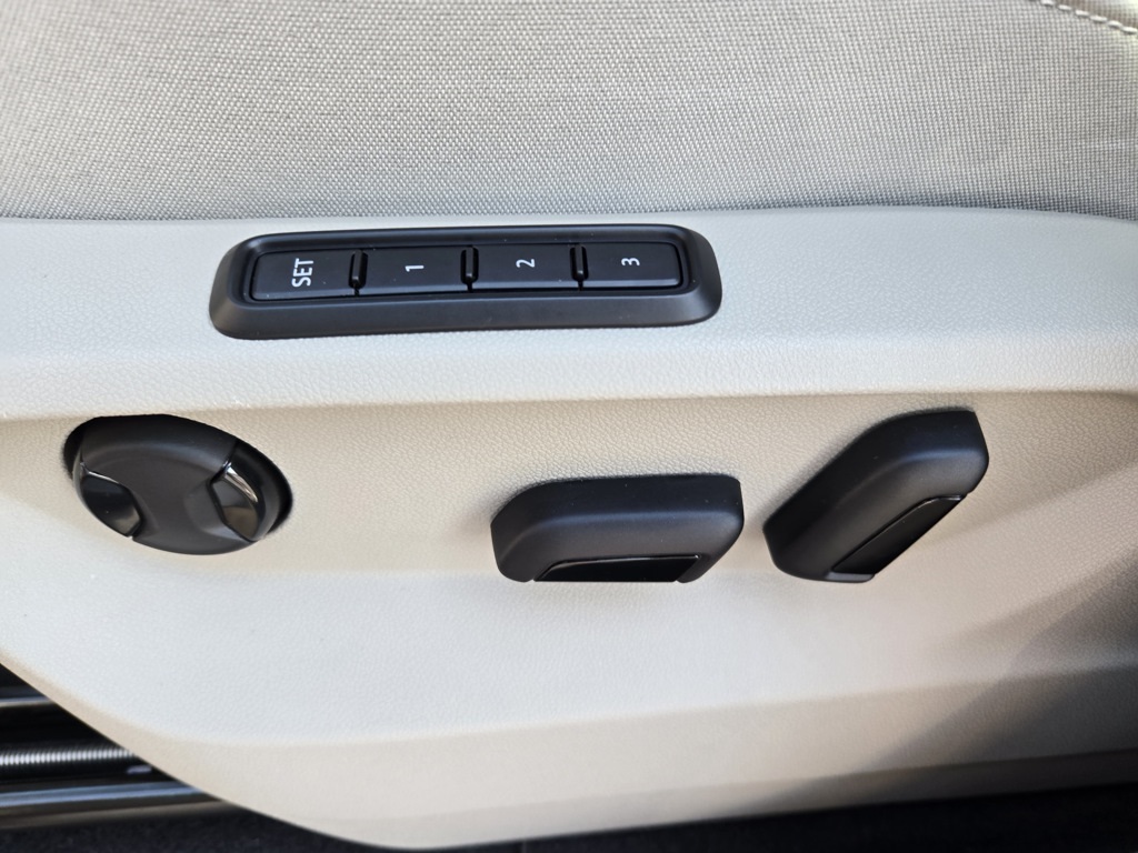new 2025 Volkswagen Atlas car, priced at $46,093