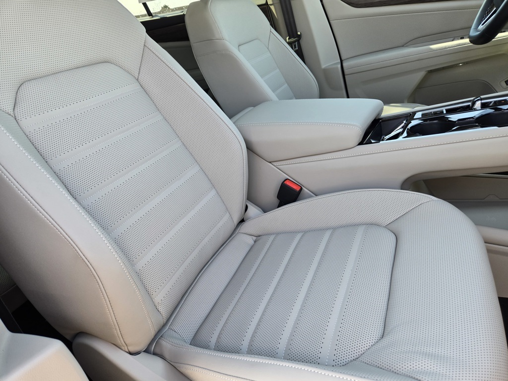 new 2025 Volkswagen Atlas car, priced at $46,093