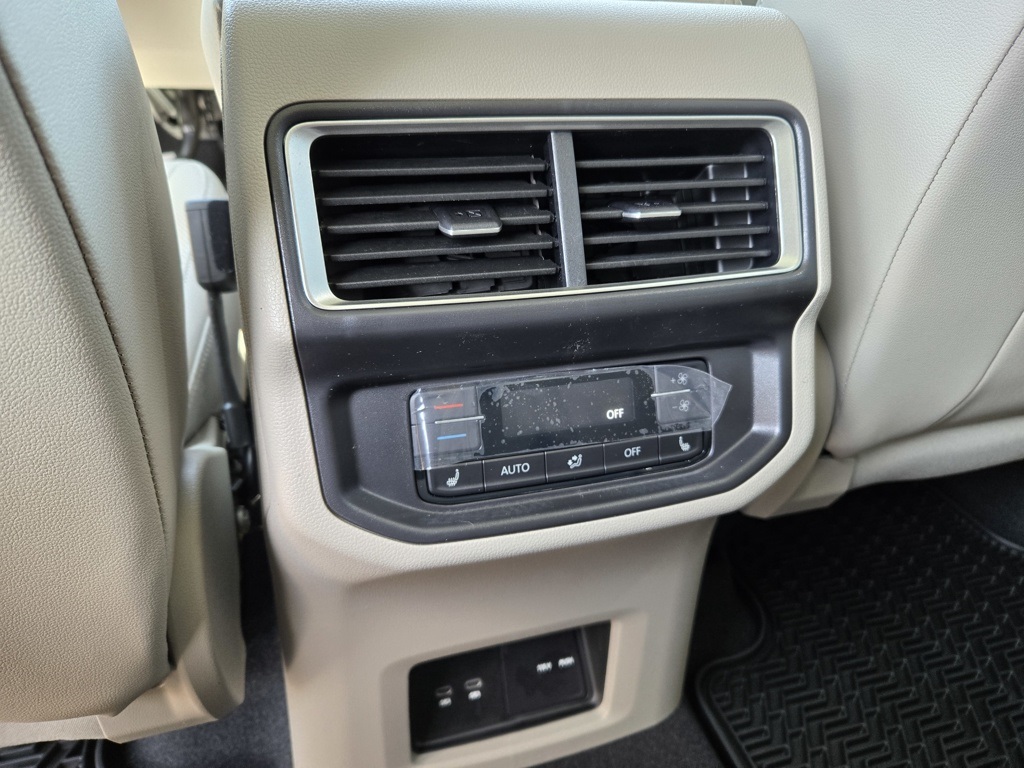 new 2025 Volkswagen Atlas car, priced at $46,093