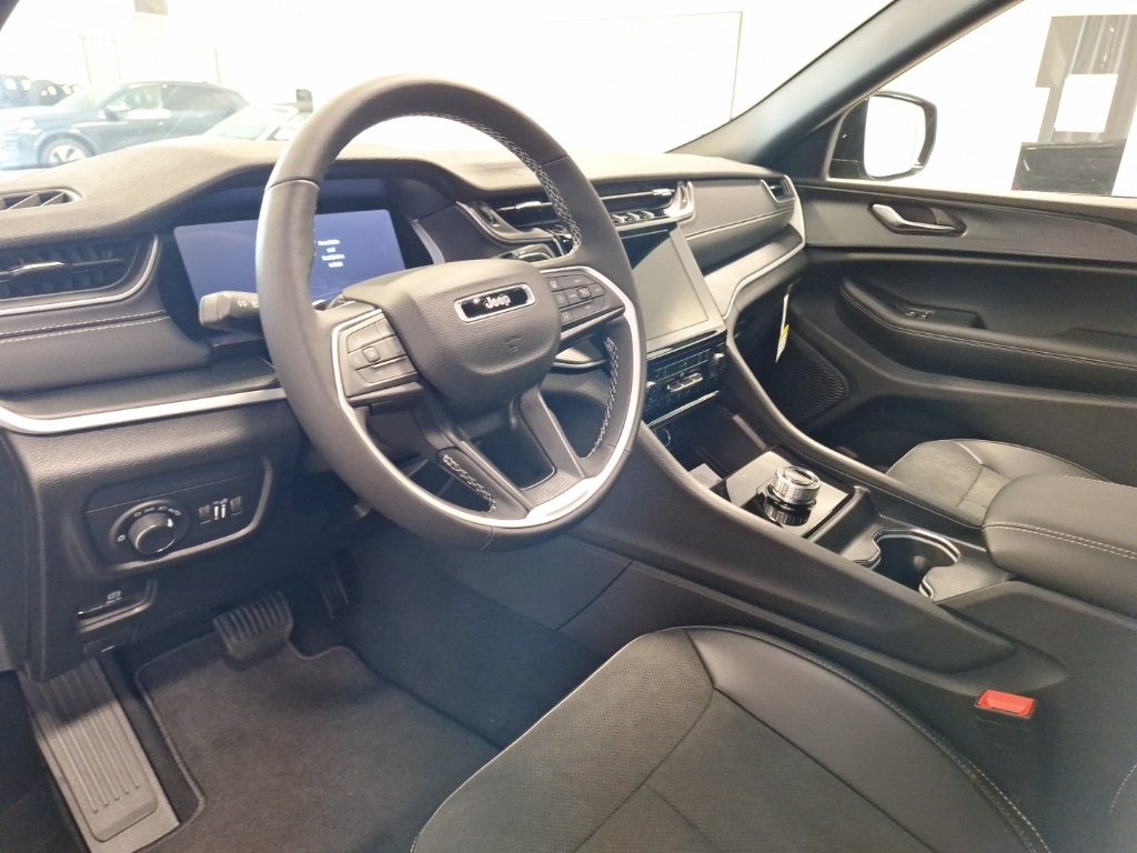 new 2025 Jeep Grand Cherokee L car, priced at $49,620