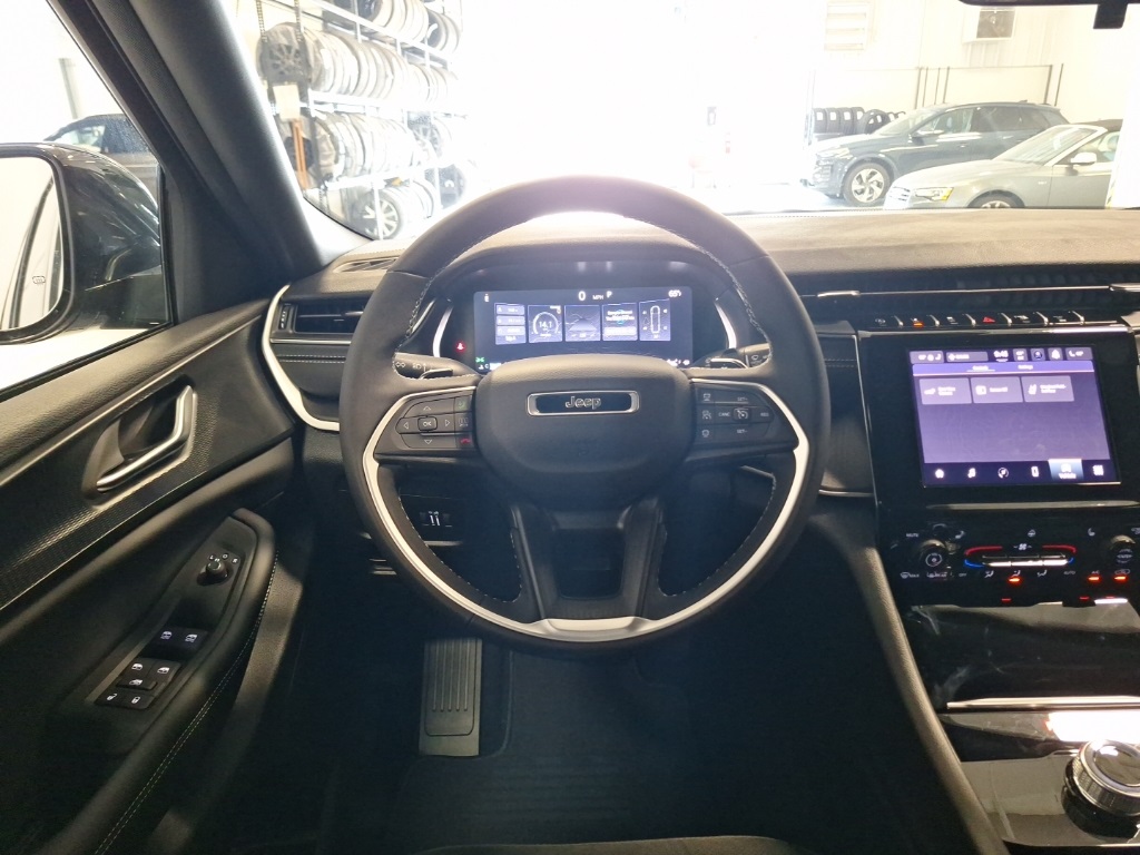 new 2025 Jeep Grand Cherokee L car, priced at $49,620