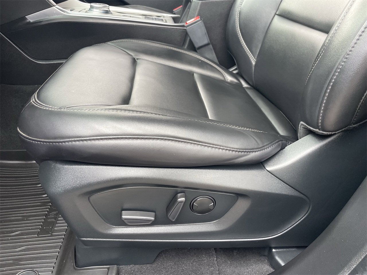 used 2023 Ford Explorer car, priced at $29,660