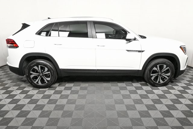 new 2026 Volkswagen Atlas Cross Sport car, priced at $42,226