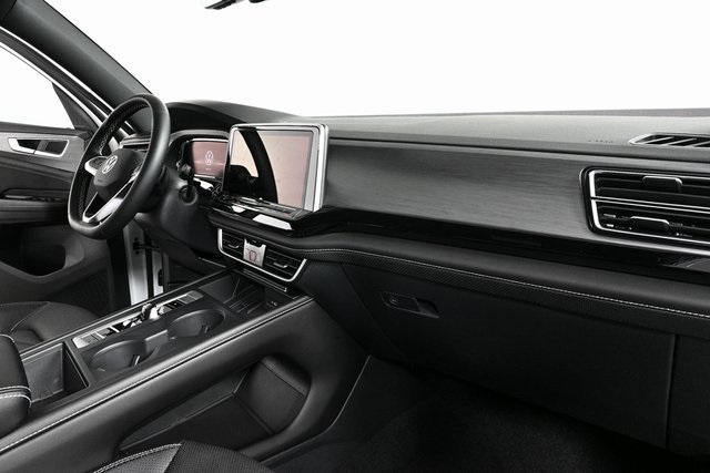 new 2026 Volkswagen Atlas Cross Sport car, priced at $42,226