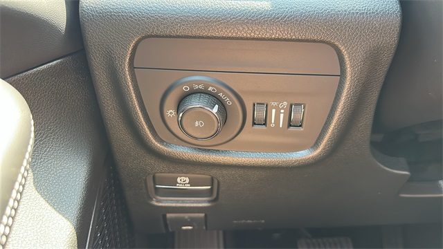 new 2025 Jeep Grand Cherokee car, priced at $44,494