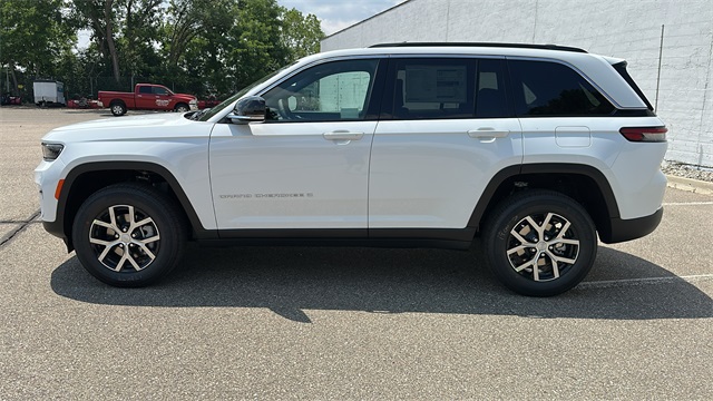 new 2025 Jeep Grand Cherokee car, priced at $44,494
