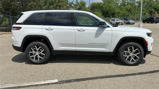 new 2025 Jeep Grand Cherokee car, priced at $44,494
