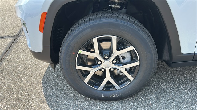 new 2025 Jeep Grand Cherokee car, priced at $44,494