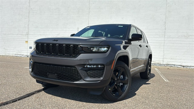 new 2025 Jeep Grand Cherokee car, priced at $48,703