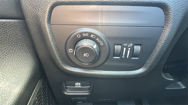new 2025 Jeep Grand Cherokee car, priced at $48,703