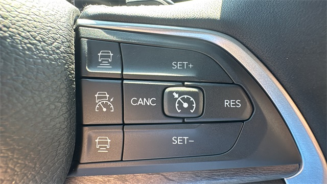 new 2025 Jeep Grand Cherokee car, priced at $48,703