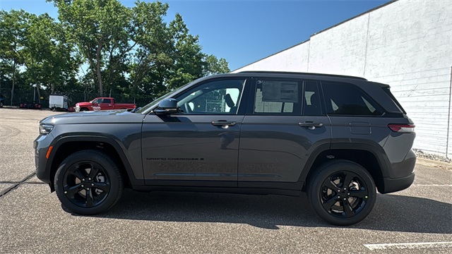 new 2025 Jeep Grand Cherokee car, priced at $48,703