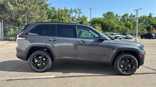 new 2025 Jeep Grand Cherokee car, priced at $48,703