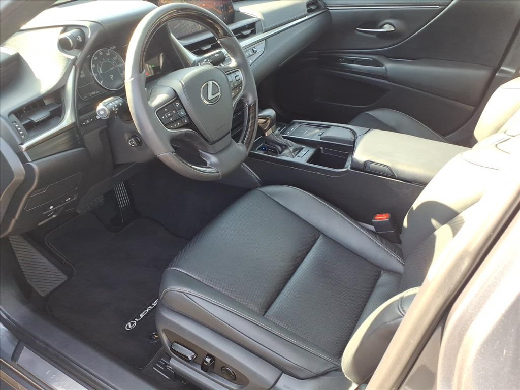 used 2021 Lexus ES car, priced at $32,500