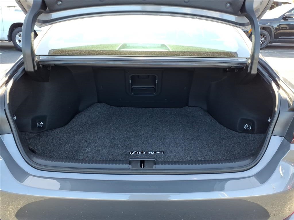 used 2021 Lexus ES car, priced at $32,500