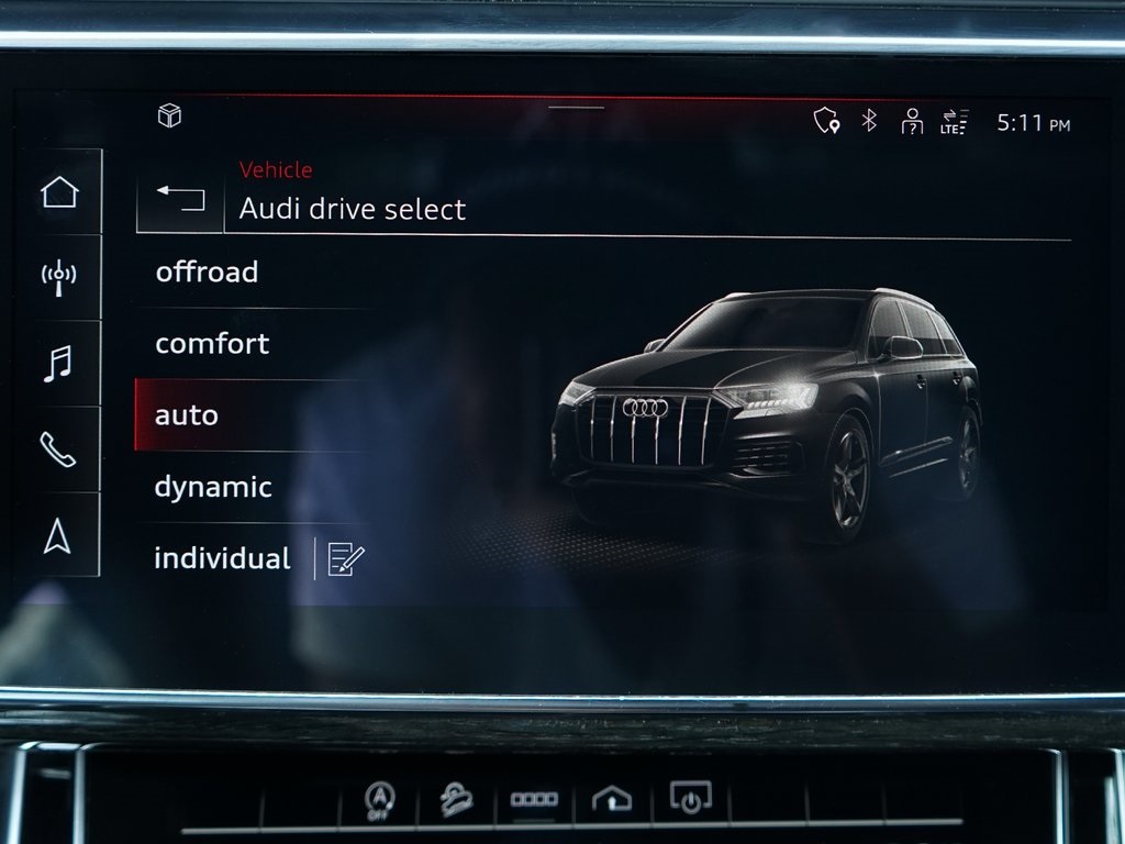used 2021 Audi Q7 car, priced at $26,095