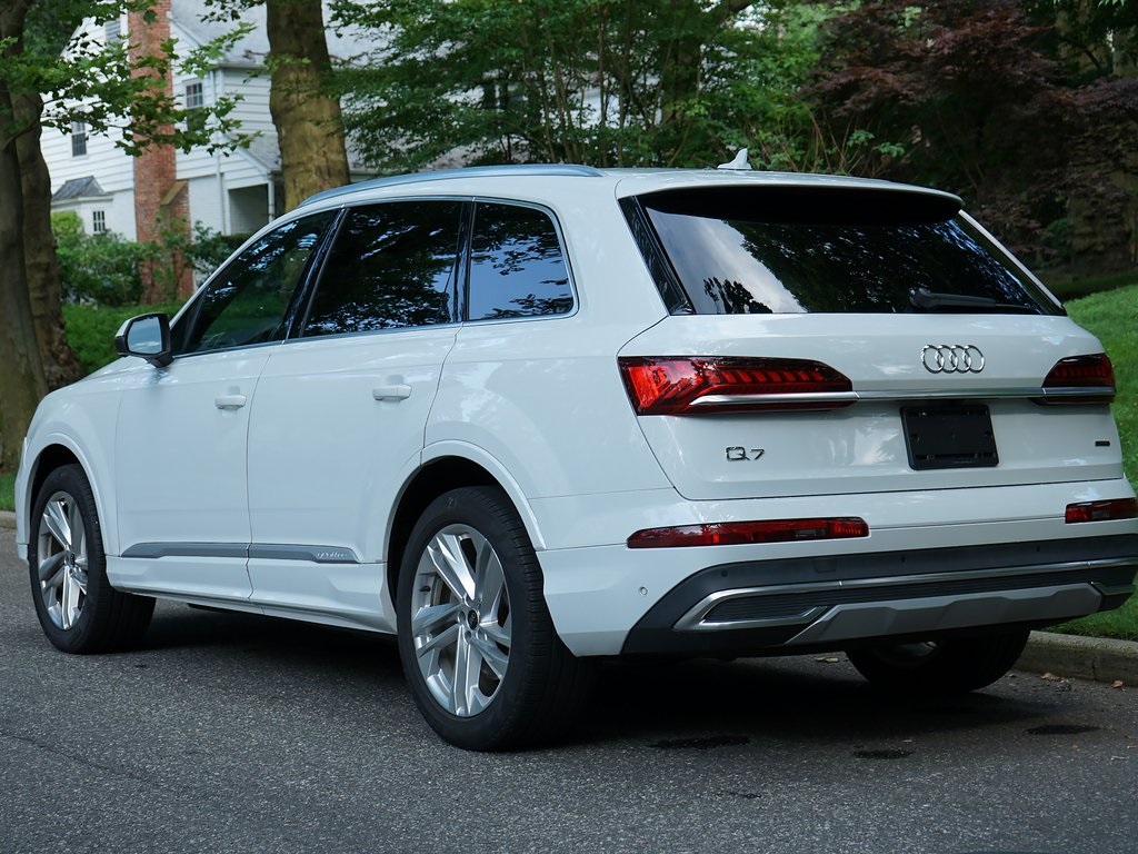 used 2021 Audi Q7 car, priced at $26,095
