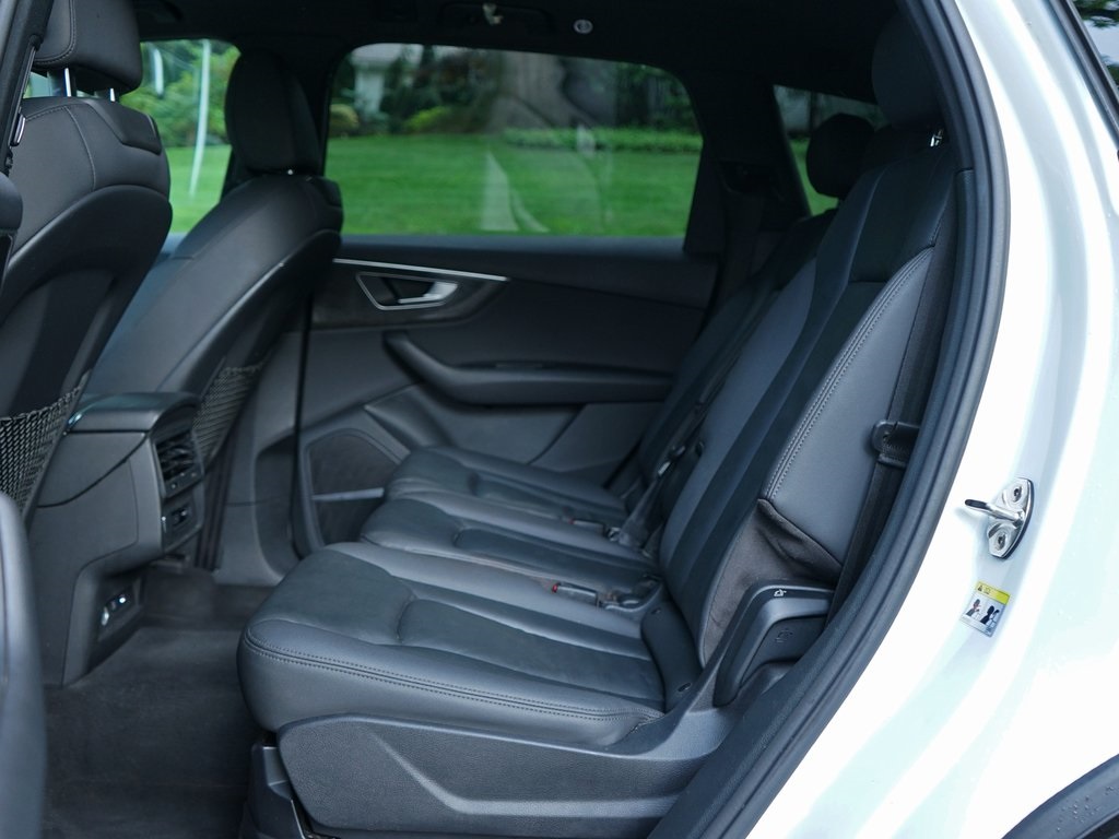 used 2021 Audi Q7 car, priced at $26,095