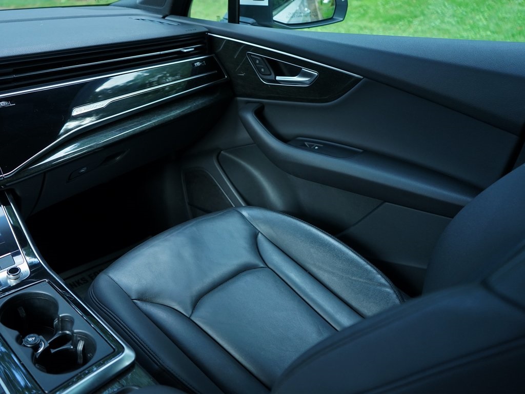 used 2021 Audi Q7 car, priced at $26,095
