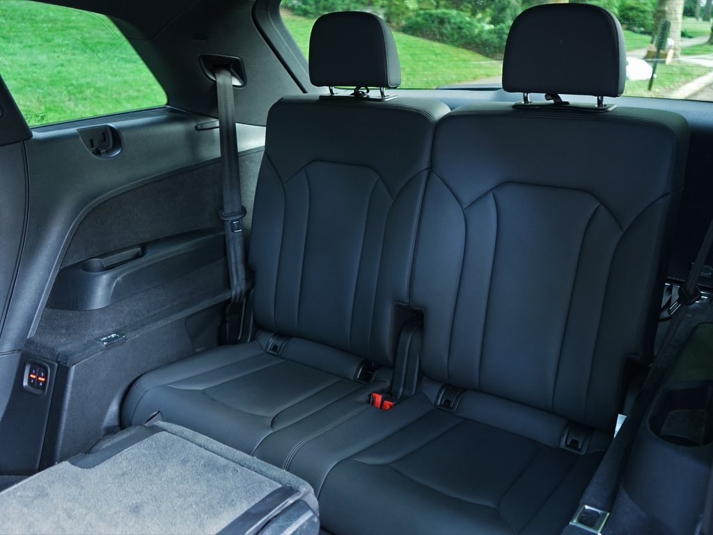 used 2021 Audi Q7 car, priced at $26,095