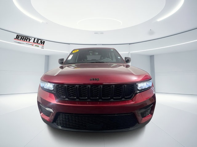 used 2023 Jeep Grand Cherokee car, priced at $32,097