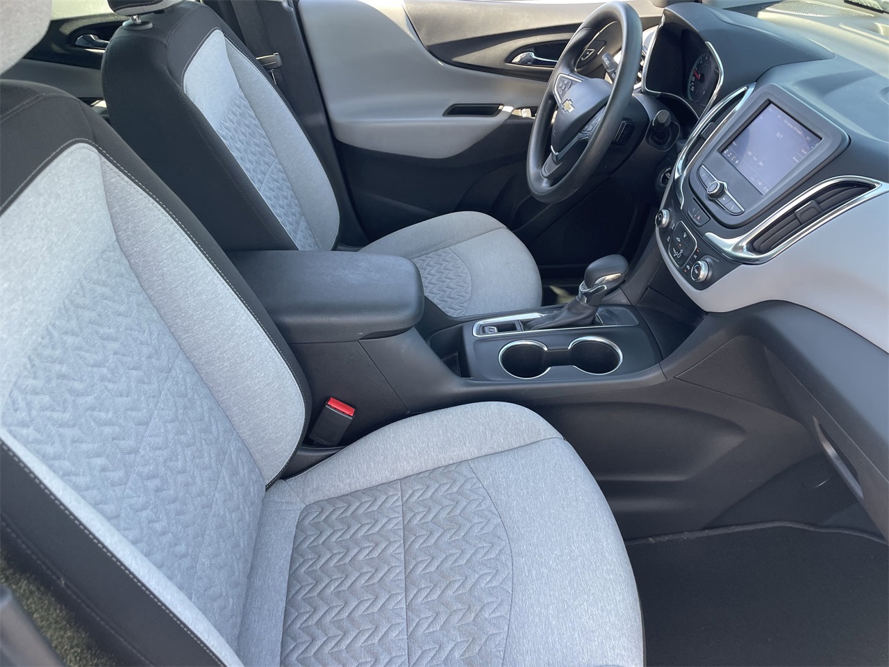 used 2022 Chevrolet Equinox car, priced at $17,784