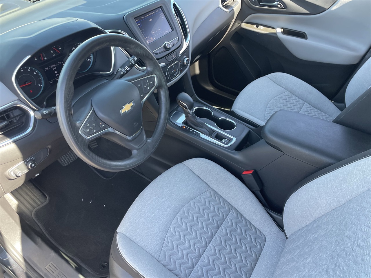 used 2022 Chevrolet Equinox car, priced at $17,784