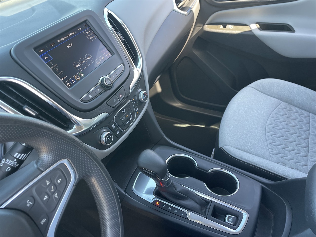 used 2022 Chevrolet Equinox car, priced at $17,784