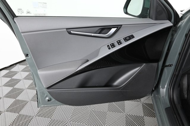 new 2025 Kia Niro car, priced at $30,468