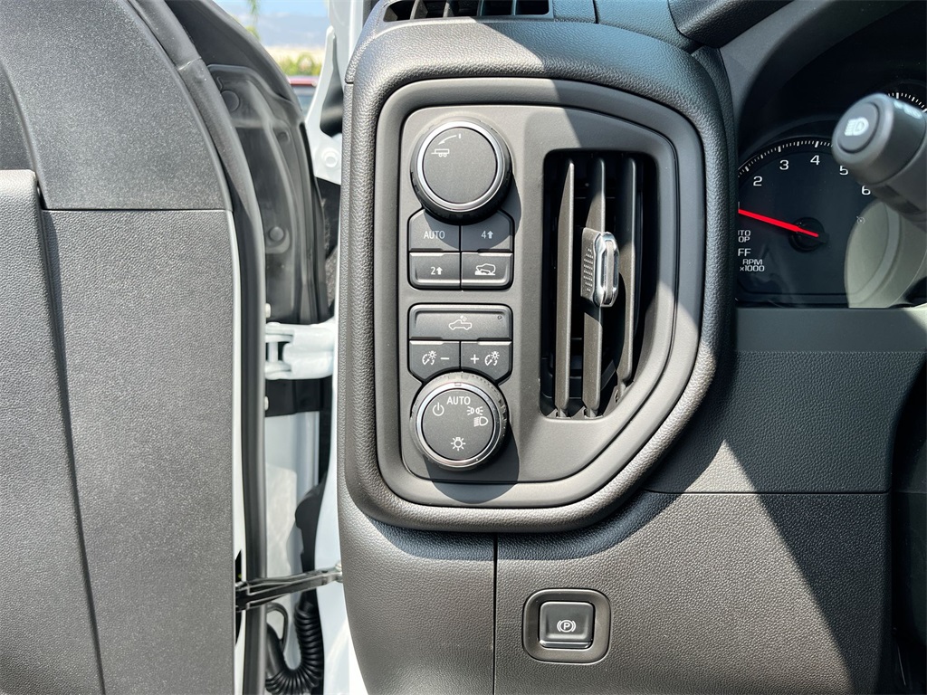 new 2025 Chevrolet Silverado 1500 car, priced at $47,579