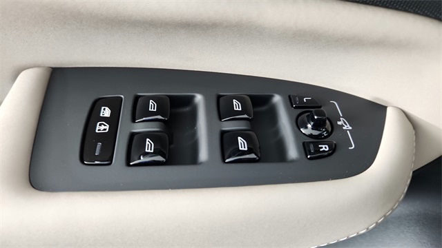 new 2026 Volvo XC90 Plug-In Hybrid car, priced at $81,875