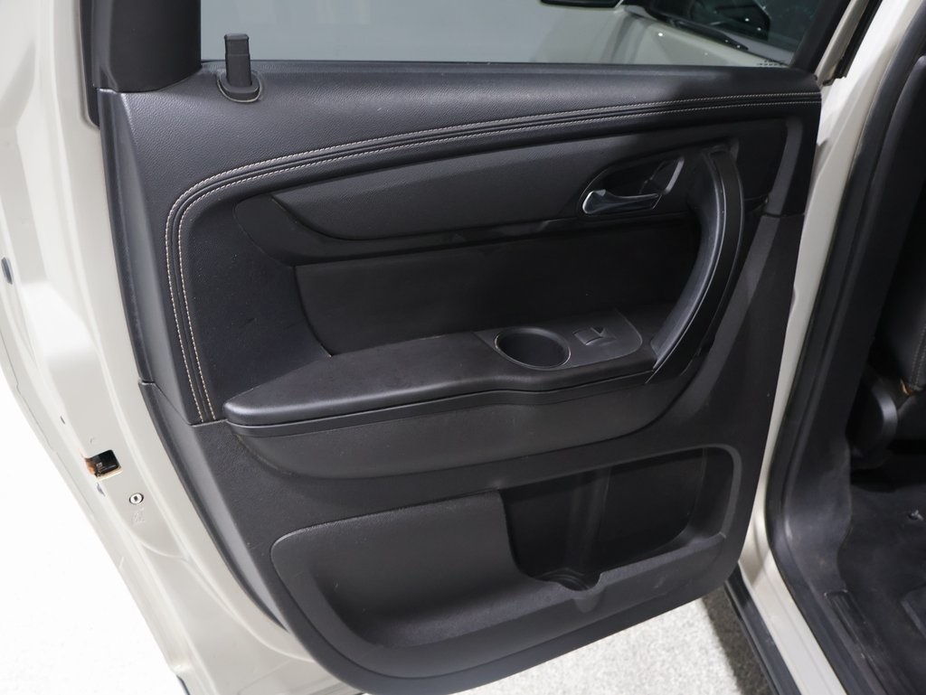 used 2013 Chevrolet Traverse car, priced at $5,500