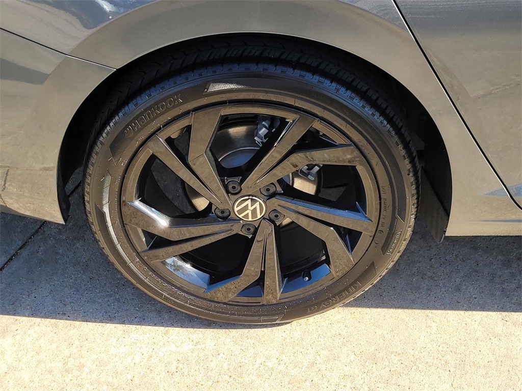 used 2025 Volkswagen Jetta car, priced at $22,656