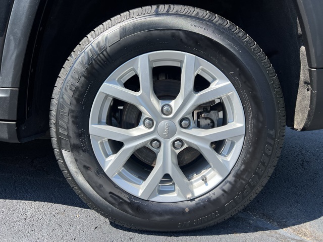 used 2023 Jeep Grand Cherokee car, priced at $30,000