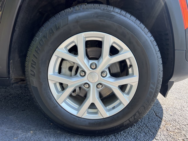 used 2023 Jeep Grand Cherokee car, priced at $30,000