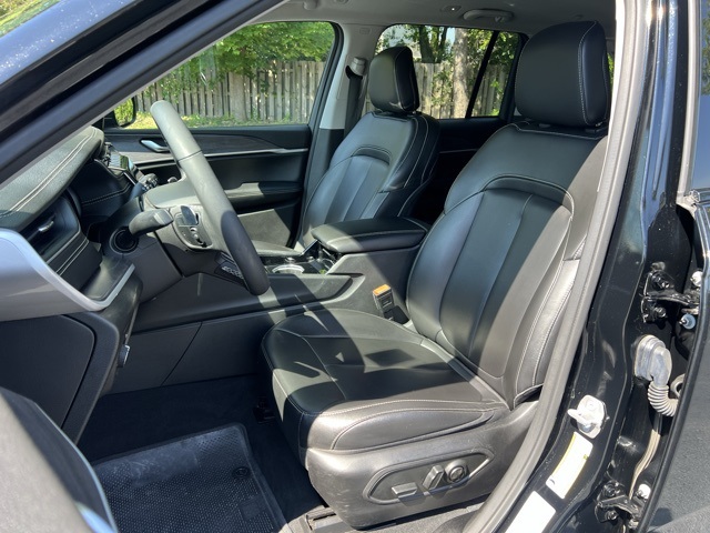 used 2023 Jeep Grand Cherokee car, priced at $30,000