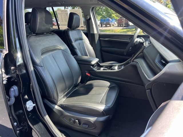 used 2023 Jeep Grand Cherokee car, priced at $30,000