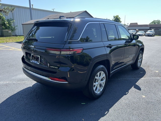 used 2023 Jeep Grand Cherokee car, priced at $30,000