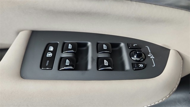 new 2026 Volvo XC90 Plug-In Hybrid car, priced at $92,705