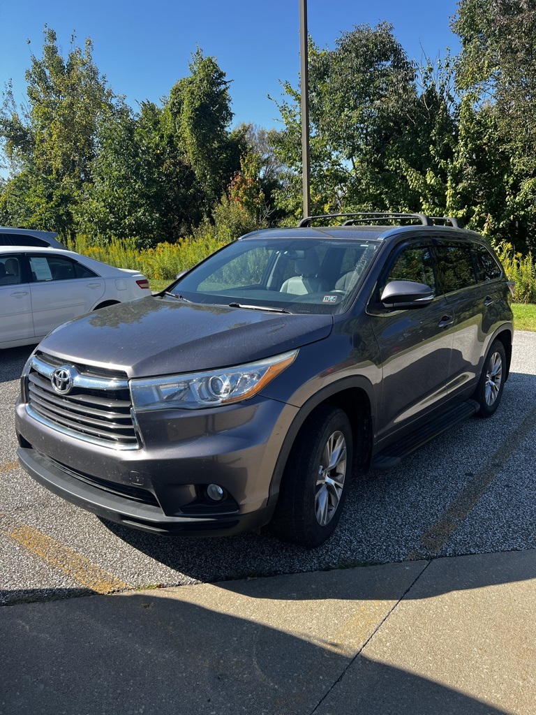 used 2015 Toyota Highlander car, priced at $21,903