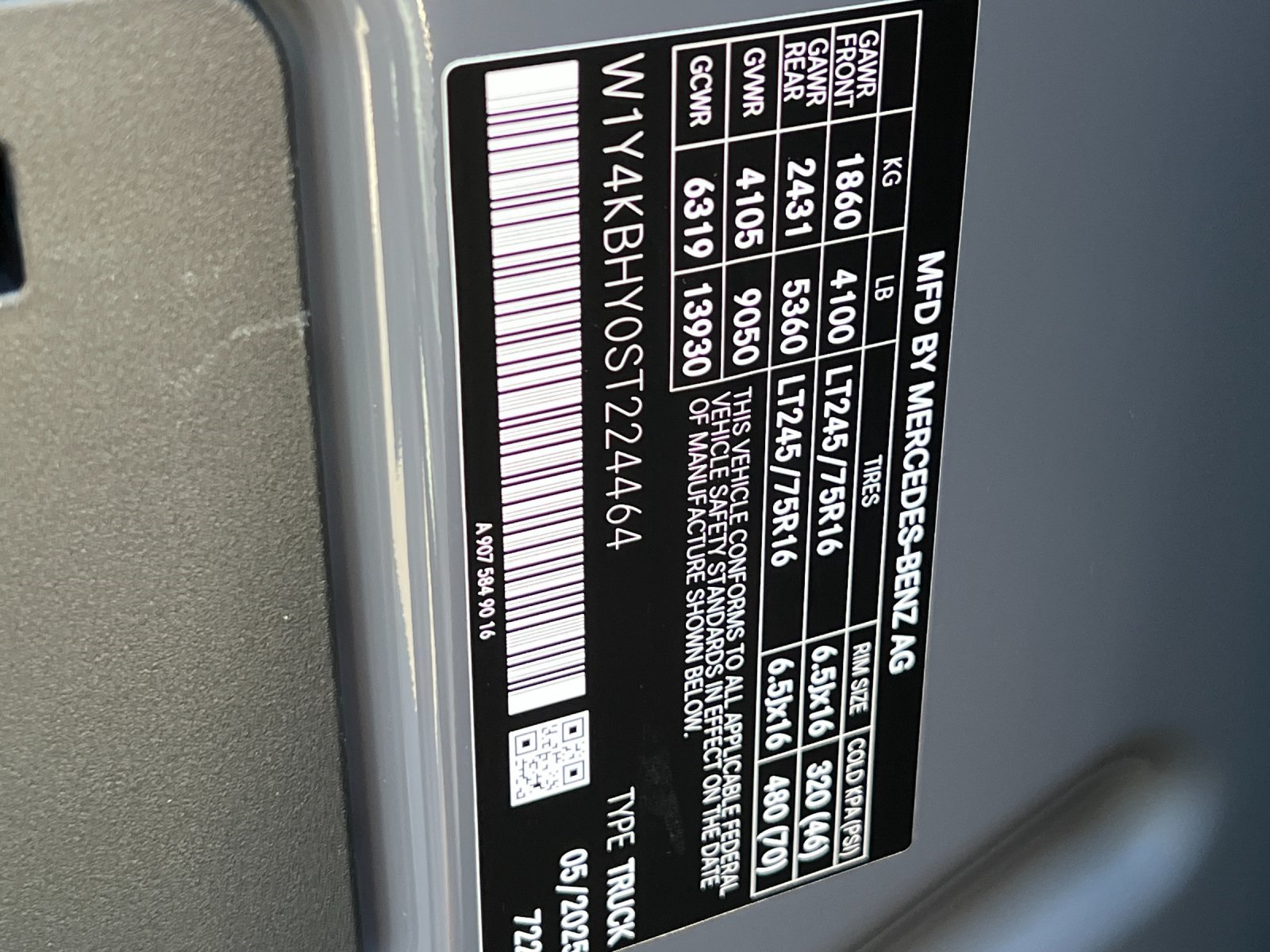 new 2025 Mercedes-Benz Sprinter 2500 car