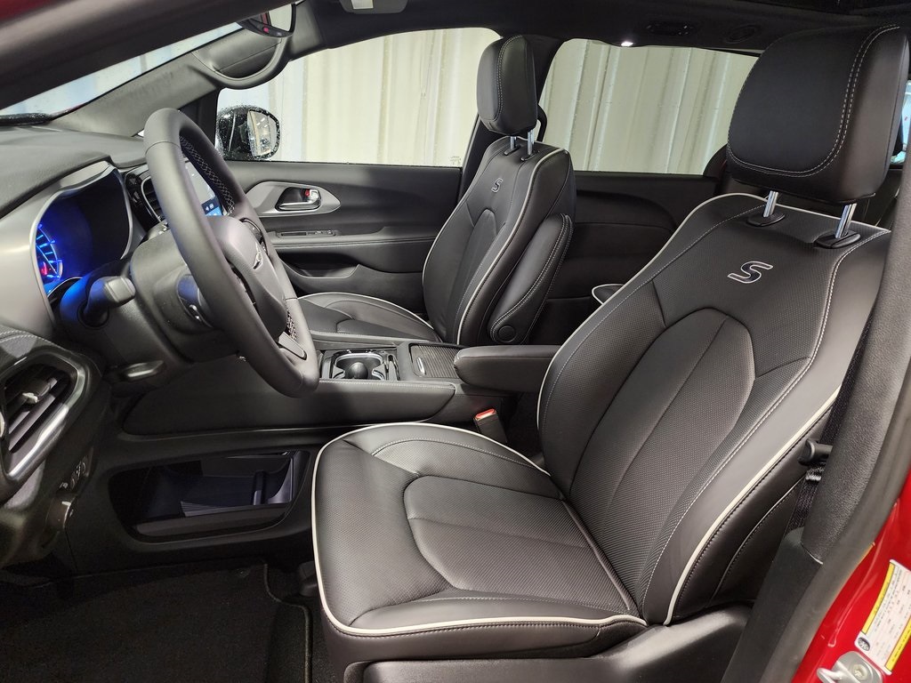 new 2025 Chrysler Pacifica Hybrid car, priced at $43,999